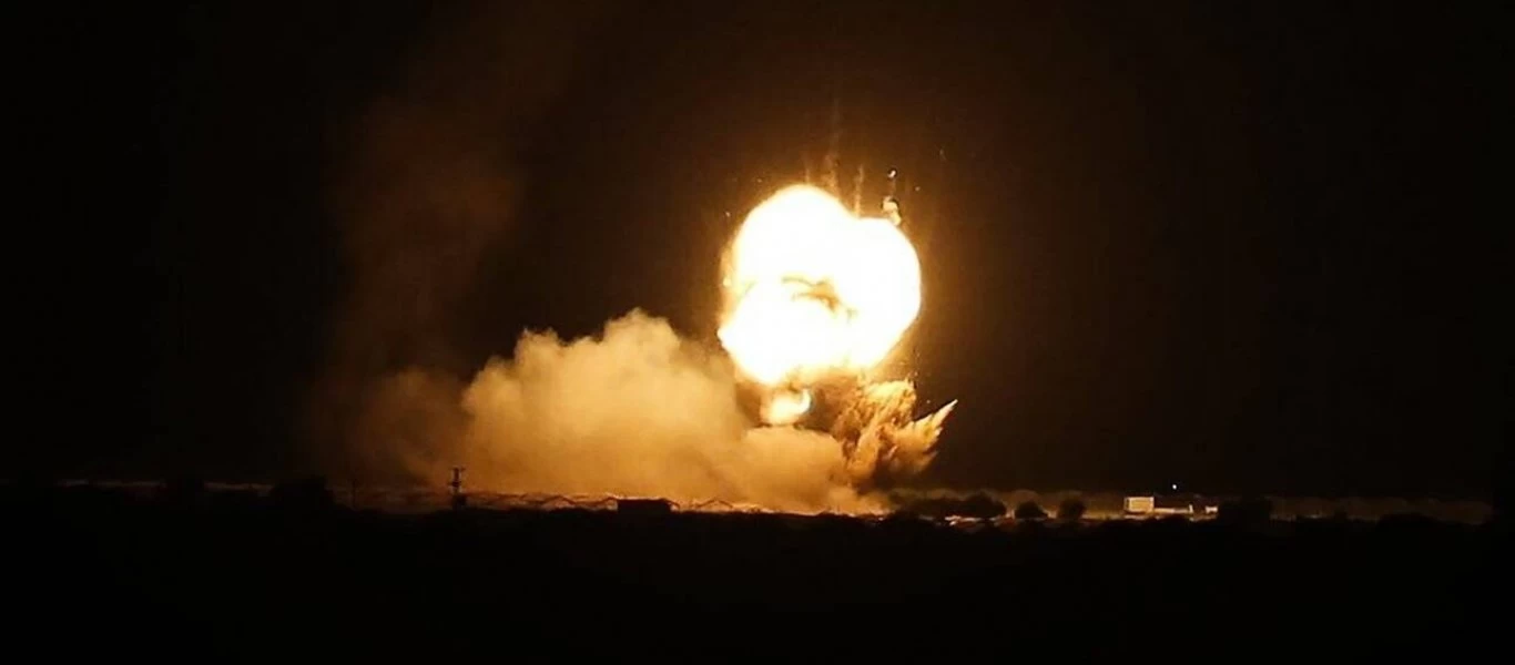 Ισραηλινοί βομβαρδισμοί στη Λωρίδα της Γάζας μετά την εκτόξευση ρουκέτας από τον παλαιστινιακό θύλακα (βίντεο)